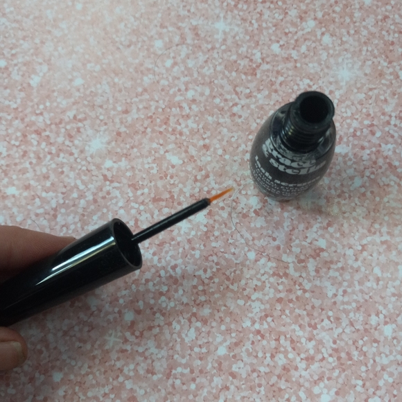 Grace & Stella unopened lash growth serum! WORKS! - Picture 5 of 7